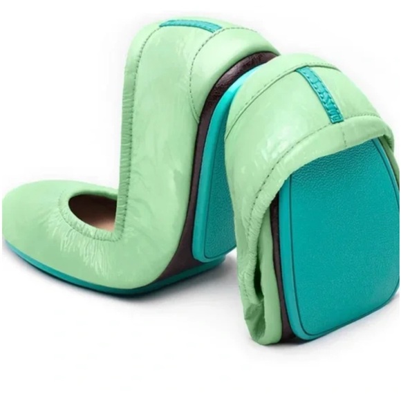 Tieks patent leather green ballet flats size 6 - Picture 1 of 10